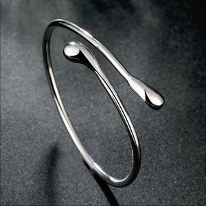 NEW Silver Plated Bangle Bracelet Adjustable